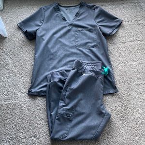 Figs women’s graphite jogger scrub set Medium/medium petite